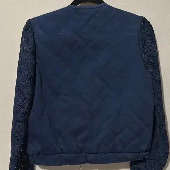 AMUR Teagan quilted bomber jacket laced sleeved- large. Great condition. - Picture 7 of 12
